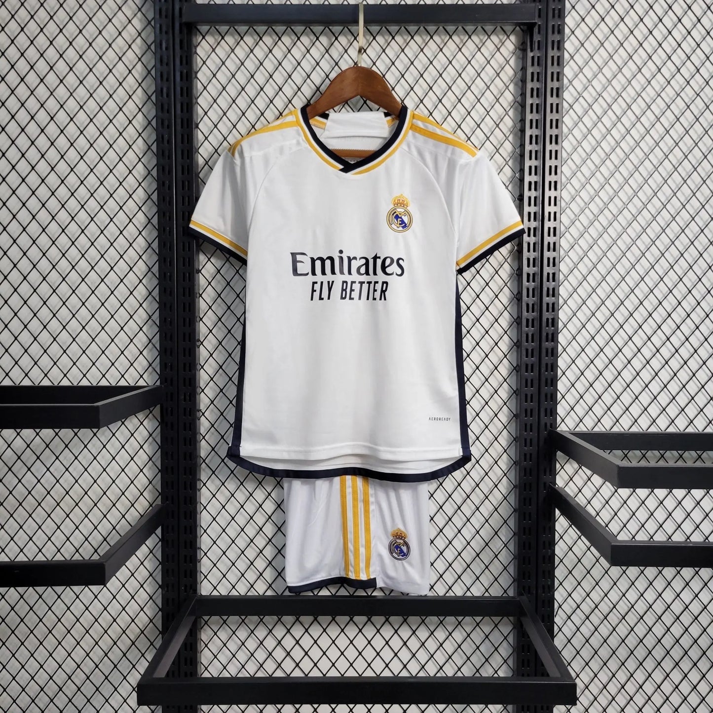 Réal Madrid maillot Domicile ensemble Enfant 2023/2024 L'Univers Du Maillot