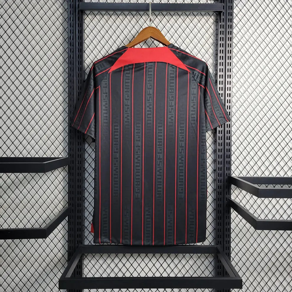 Liverpool x LeBron James Édition spéciale 2023 L'Univers Du Maillot