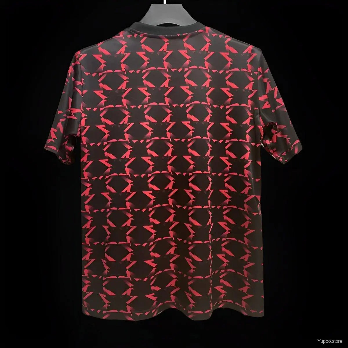 Manchester Untied Maillot pattern Red 24/25 L'Univers Du Maillot