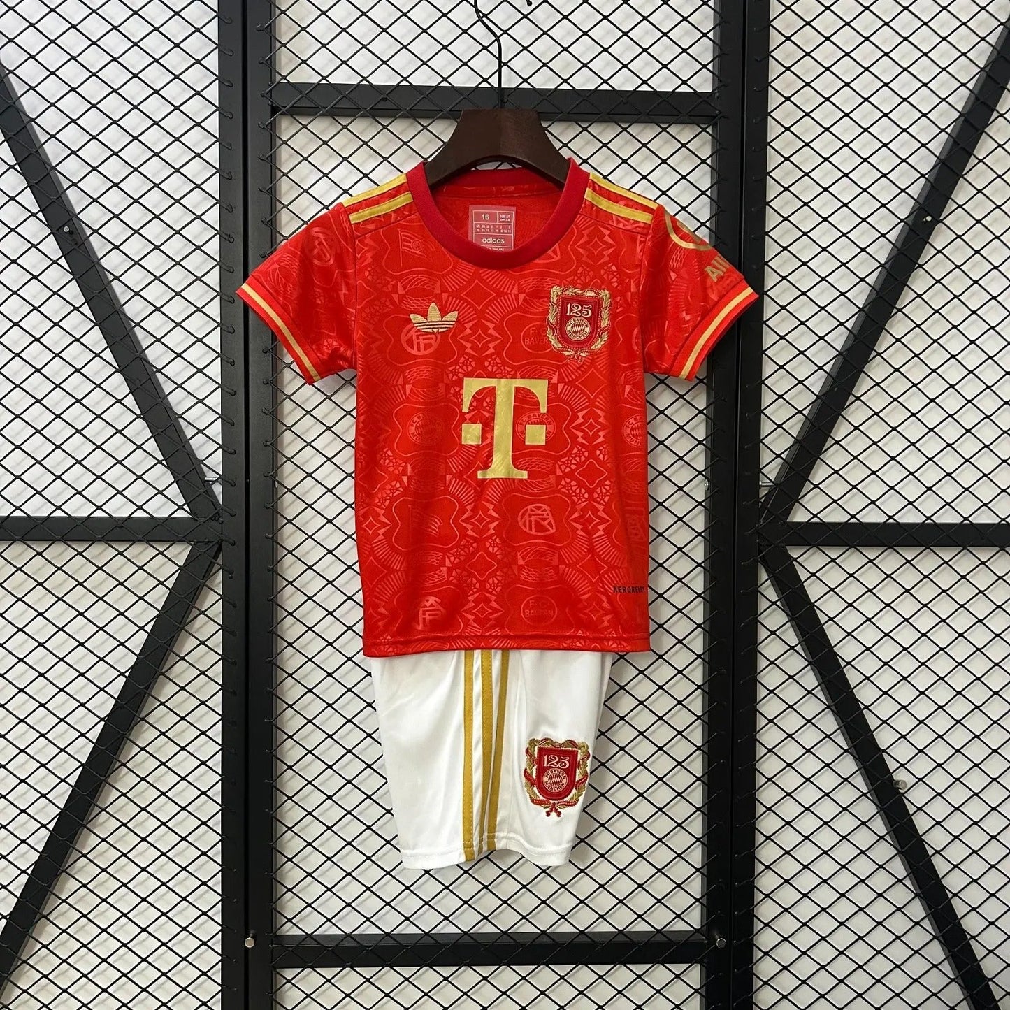 25/26 Ensemble Enfant Bayern Munich 125e jerseynts