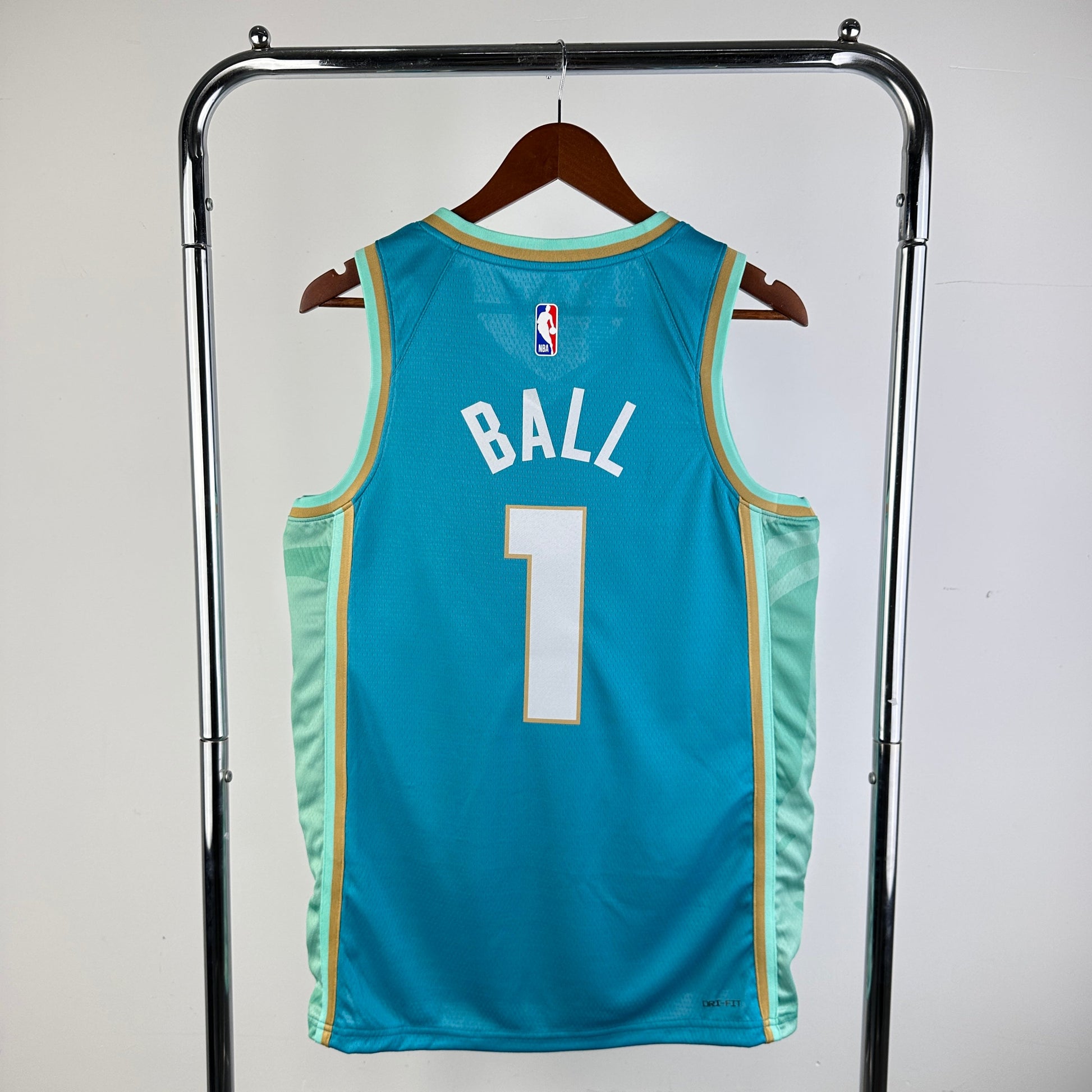 Charlotte Hornets 24 Nordic Techs