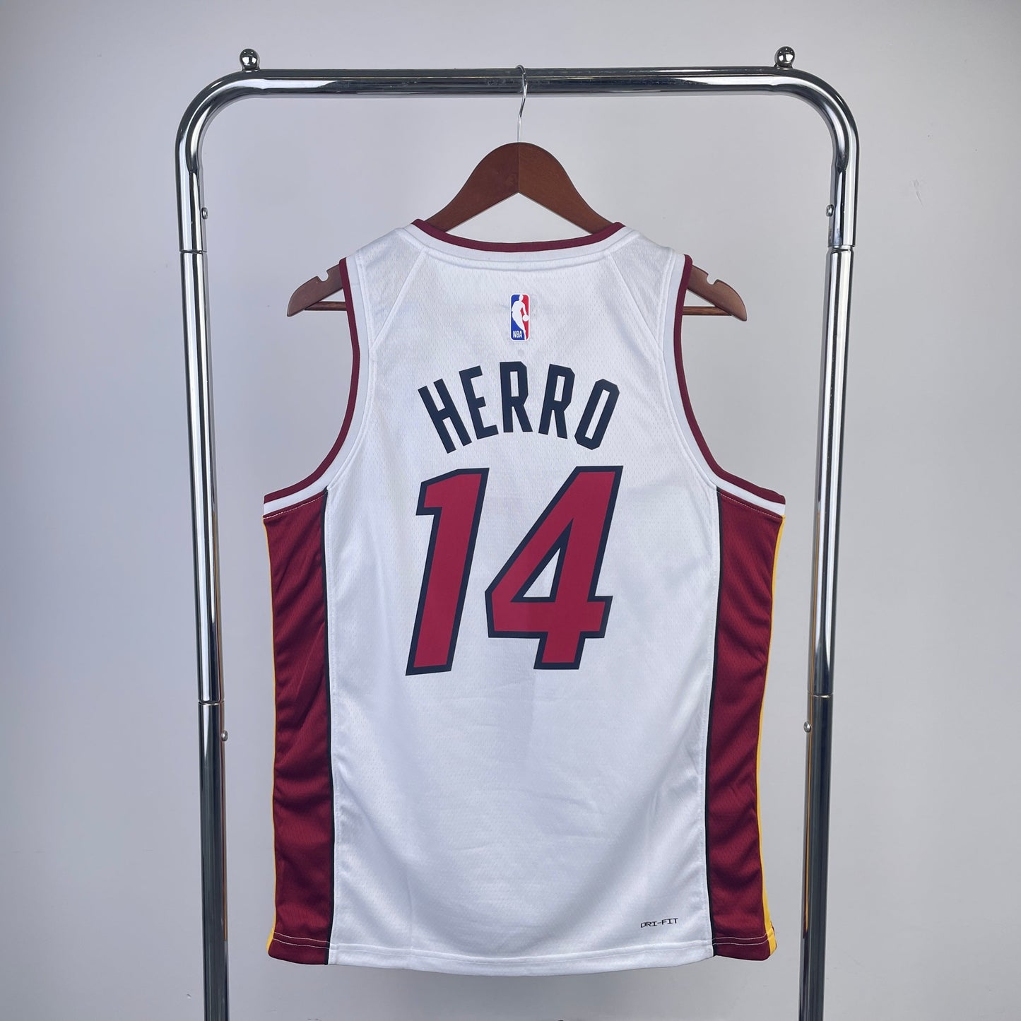 Miami Heat 23 (Retro Players) Nordic Techs