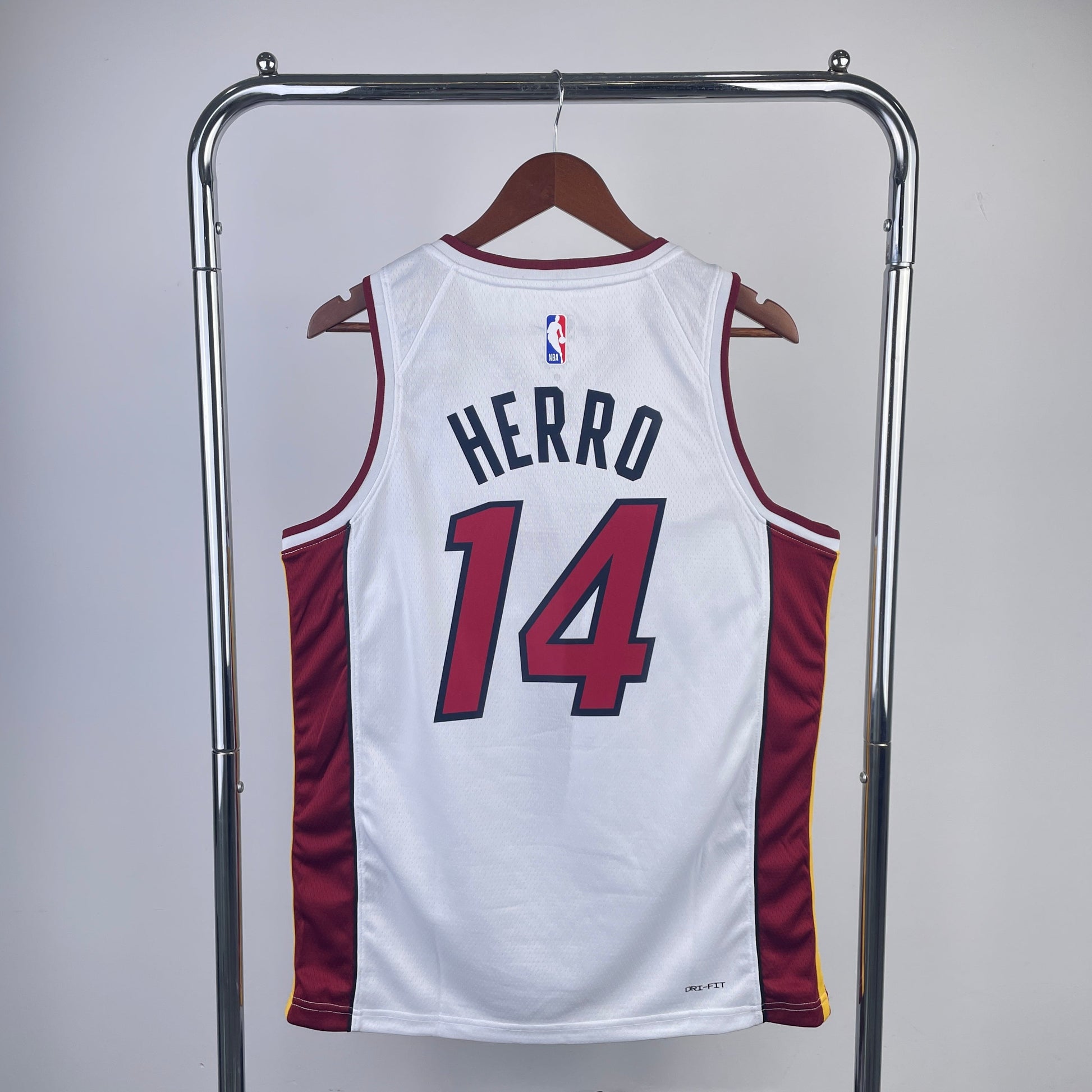 Miami Heat 23 (Retro Players) Nordic Techs