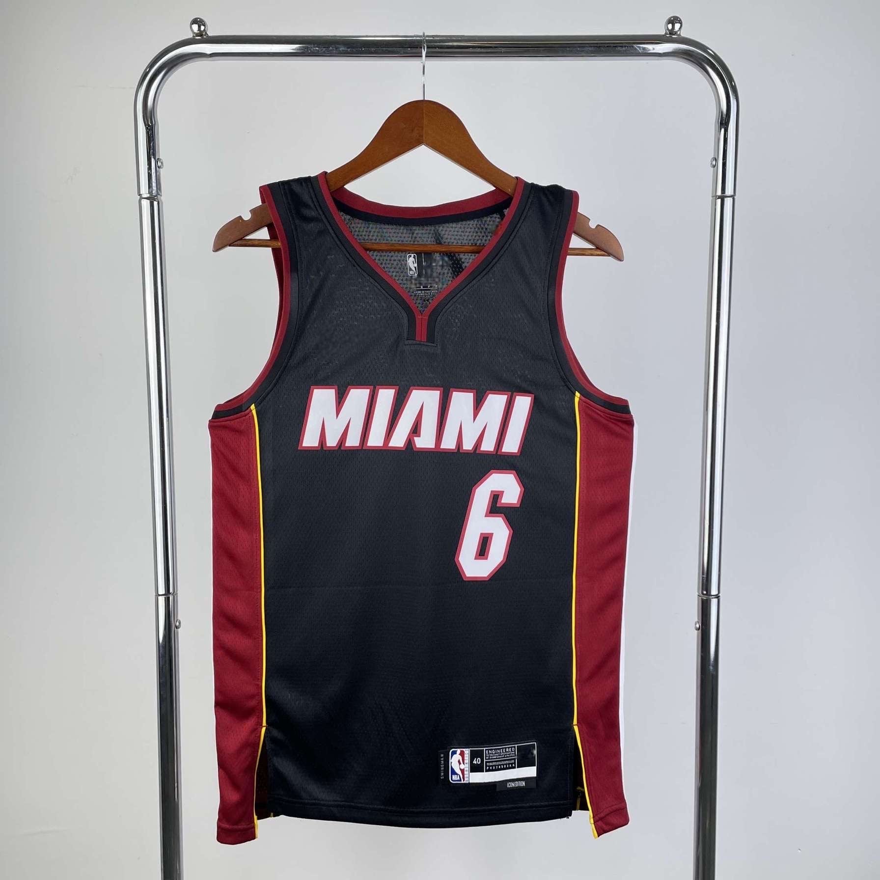 Miami Heat 23 (Retro Players) Nordic Techs