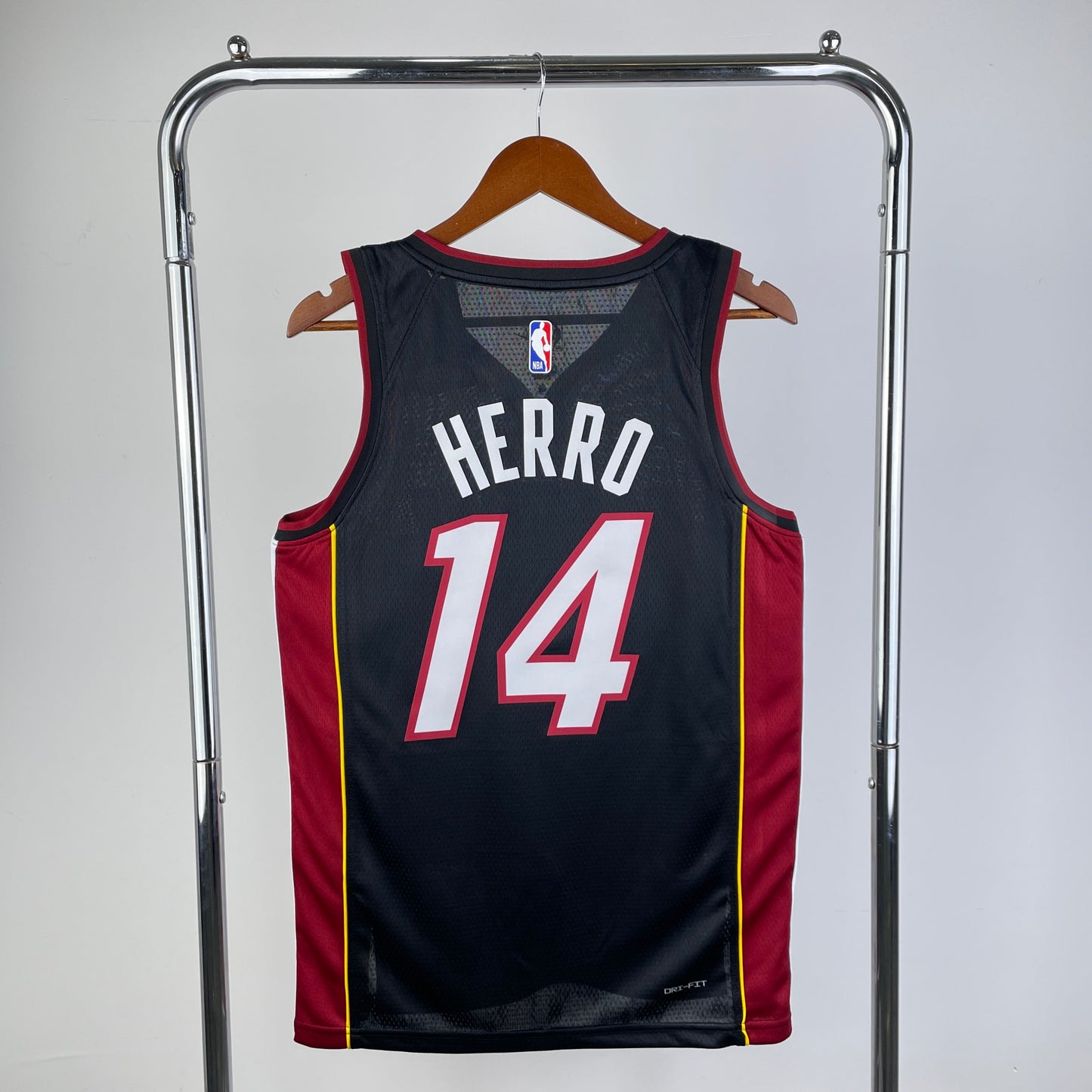 Miami Heat 23 (Retro Players) Nordic Techs